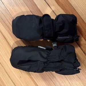 Gordini Black Kids Mittens